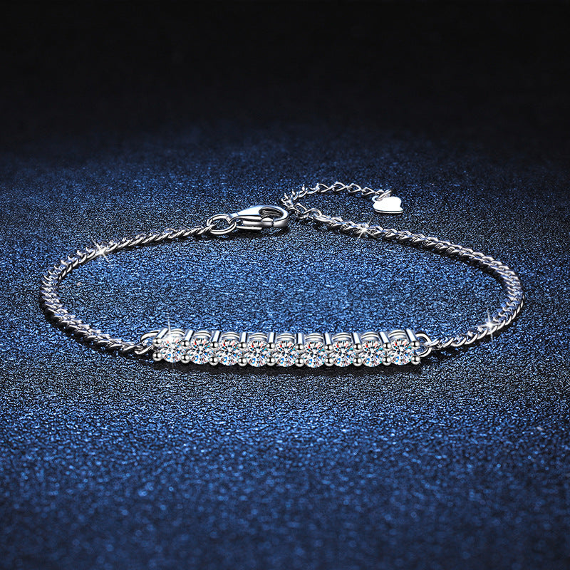 Smiling curve moissanite bracelet